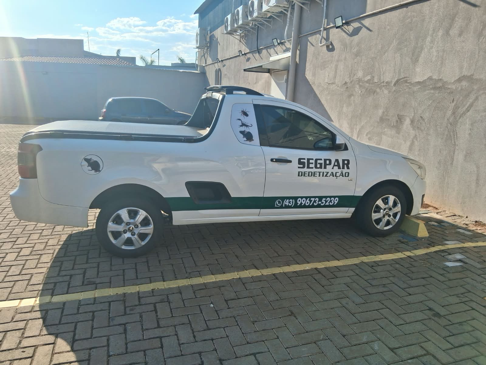 Equipe da Segpar preparando aplicação com termonebulizador